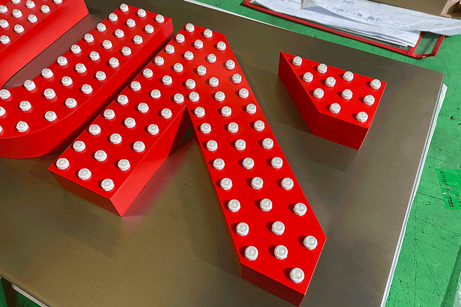 定制沖孔字發(fā)光標(biāo)識的過程有哪些？