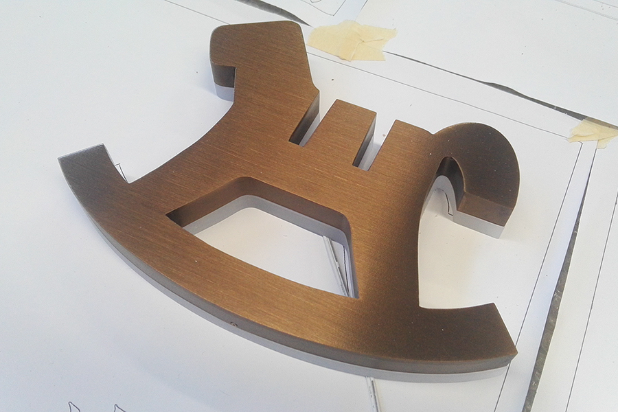 設(shè)計(jì)制作金屬立體字具備哪些特征？